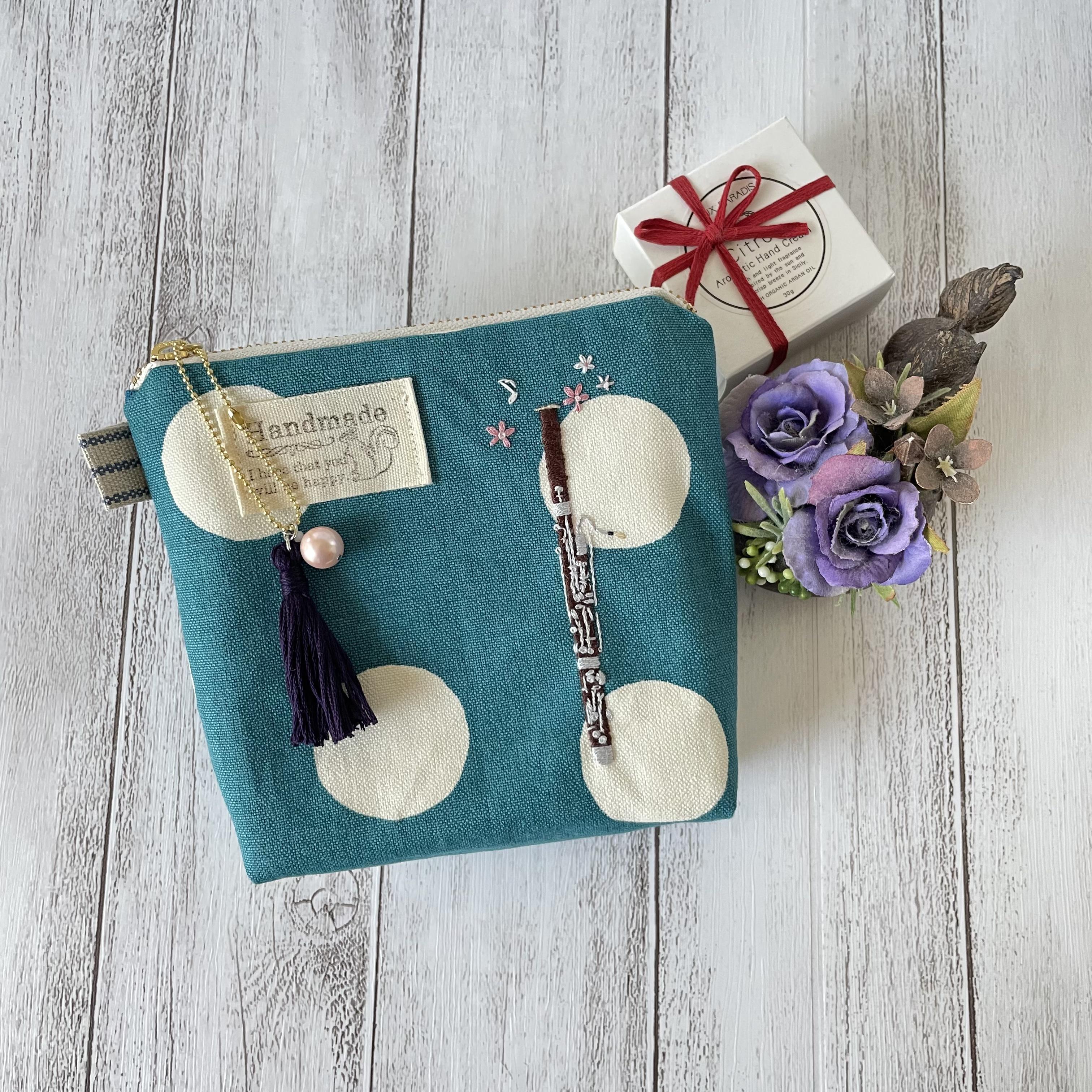 バスーン刺しゅうポーチ