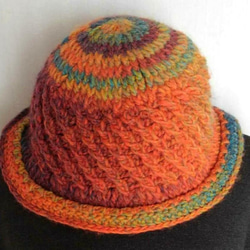 カラフルな手編みの帽子（イタリア製の毛糸） 3枚目の画像