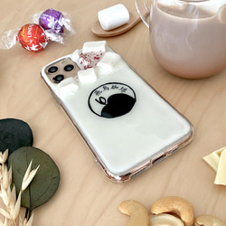[Asuka Coffee] 棉花糖白可可 iPhone 保護殼 筆電型智慧型手機肩背可更換 iPhone15 Pro 第3張的照片