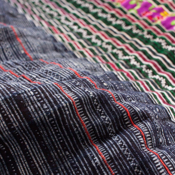 モン族刺繍ワイドパンツ 4　インパクト系エスニック　ガウチョパンツ * 83cm丈 6枚目の画像