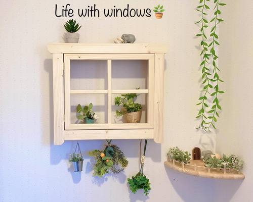 アンティークの木製窓枠の棚です。 楽天市場】フローラ・ウォールシェルフ 木製飾り棚 ガラス窓枠 MC103