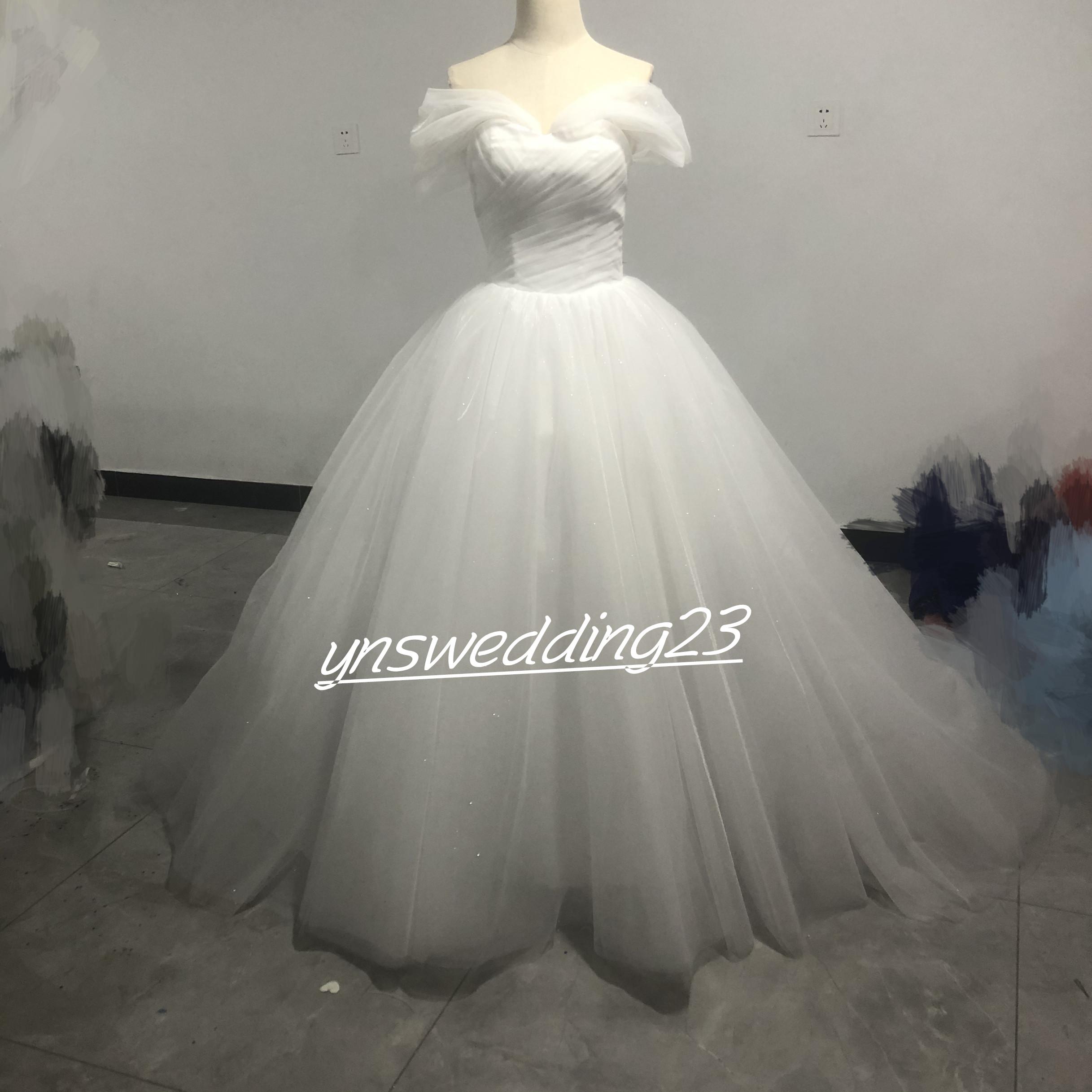 純白  カラードレス  キラキラチュール   挙式   取り外しオフショルダー  二次会