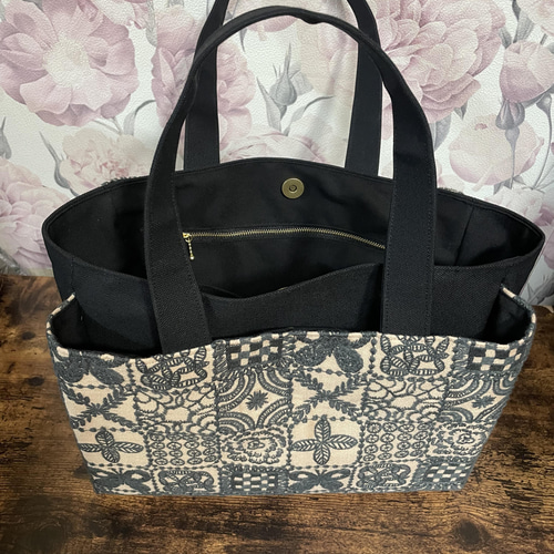 ハンドメイド　トートバッグ　A4サイズ　ミナペルホネン　forest tile ハンドメイド トートバッグ A4サイズ ミナペルホネン forest tile