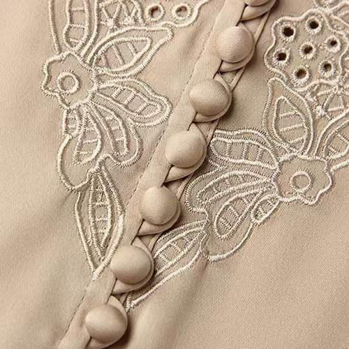 美品 ドルガバ　ボウタイブラウス　油絵タッチ　　ビジューボタン　花柄シルク混 美品 ドルガバ ボウタイブラウス 油絵タッチ ビジューボタン 花