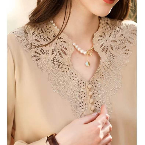 ジョーゼットシルク】くるみボタンと透かしビィンテージ刺繍