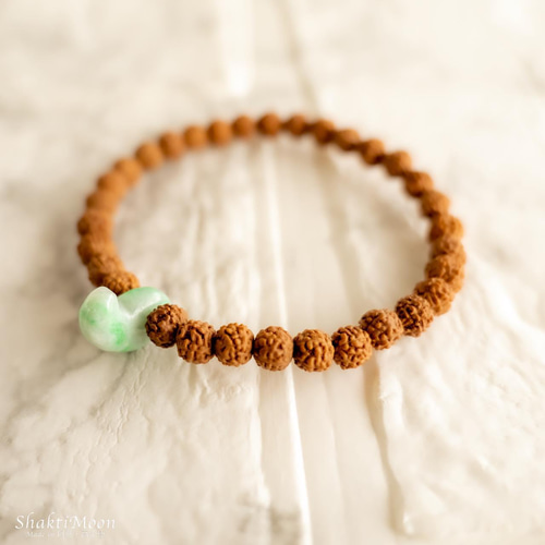 三種の神器・勾玉！成功と繁栄のお守り！高品質！ミャンマー産翡翠