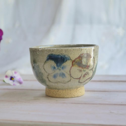 民間藝術風格茶杯“很多三色堇” 第2張的照片