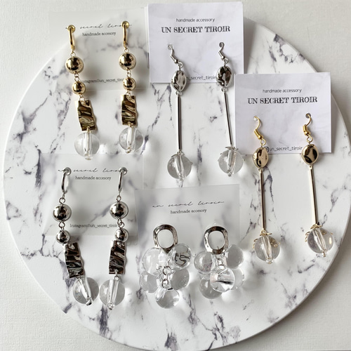 ちゅるるんクリア鈴丸ビーズのシルバーフープピアス ピアス（スタッド