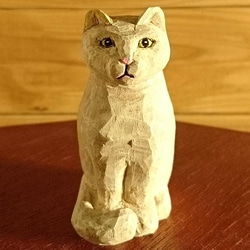 珍しい 猫の木彫り オフホワイトブチ猫 その他置物 o_usagi 通販 工芸品