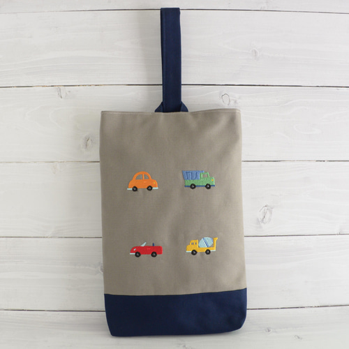 お名前刺繍できます！車の刺繍のレッスンバックとシューズケース