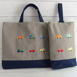 お名前刺繍できます！車の刺繍のレッスンバックとシューズケースのセット ☆ライトブラウン 1枚目の画像