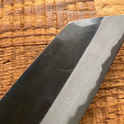 手工鍛造傳統黑色文化刀 Kiritsuke Santoku 165 毫米紅木手柄 第6張的照片