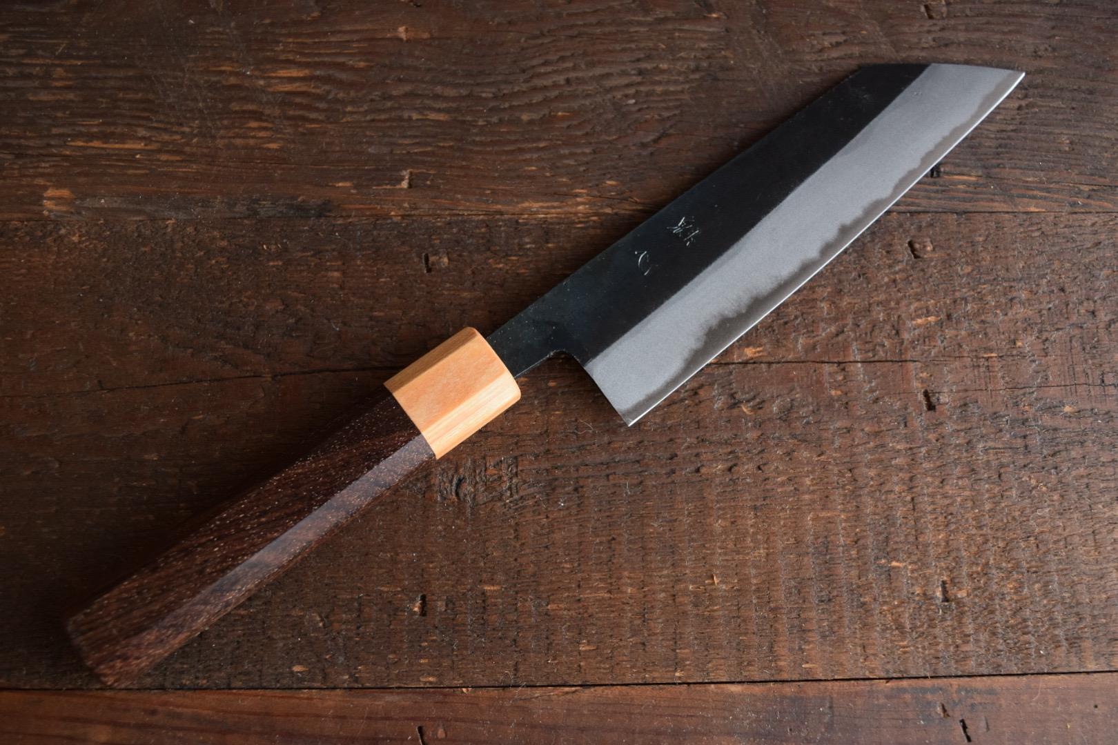 手造り鍛造 昔ながらの黒打ち 文化包丁 切り付け三徳165mm 紫檀
