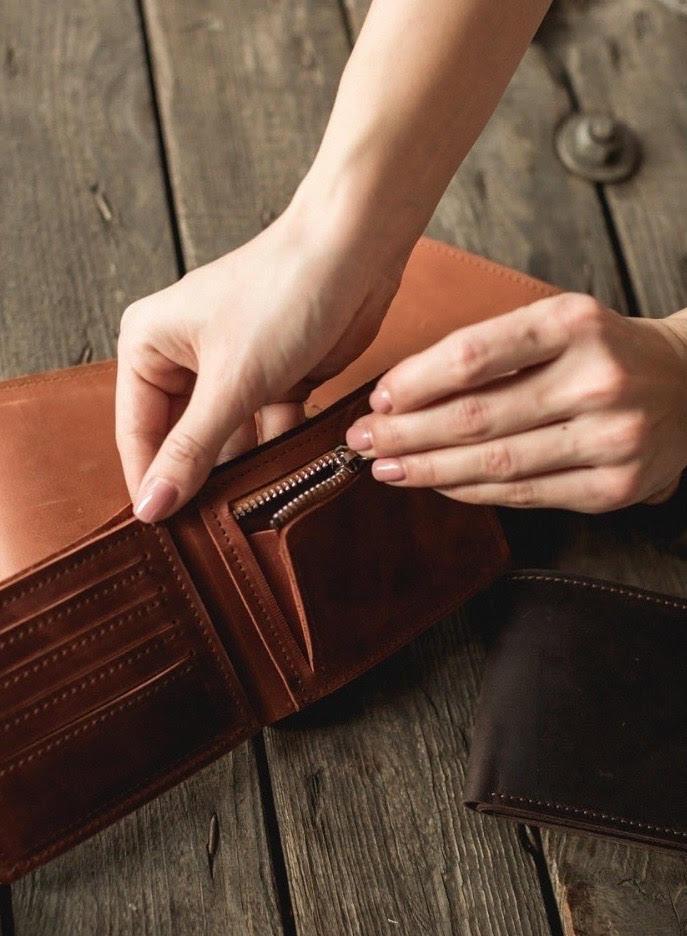 010　コンパクト二つ折り財布　Amo Leather Craft Craft 010　コンパクト二つ折り財布　Amo Leather