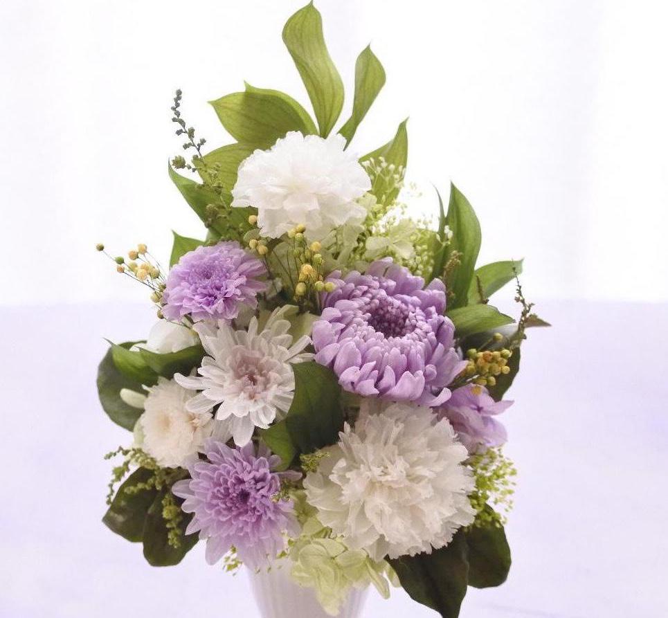 《葵・AOI 》優しい色合いのお供え花・すべてプリザーブドフラワーの仏花 ・花器付
