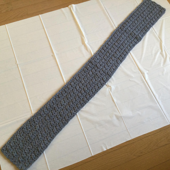 【166】ふわふわ毛糸の模様編みマフラー 3枚目の画像