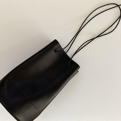 SALE ※アウトレット価格　レザー巾着bag chocotto ブラック 1枚目の画像