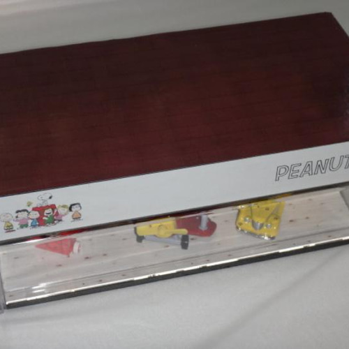 ミニカー観賞用ガレージ ジオラマ：1/64（トミカサイズ）ガレージ