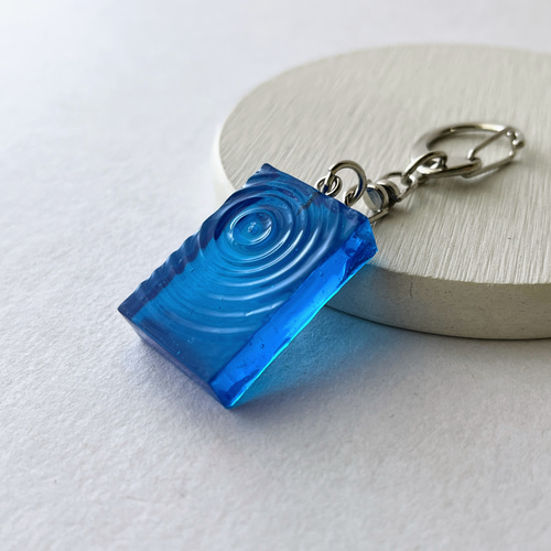 水面の濃いブルーのキーホルダー / 水 / 海 / オブジェ / インテリア