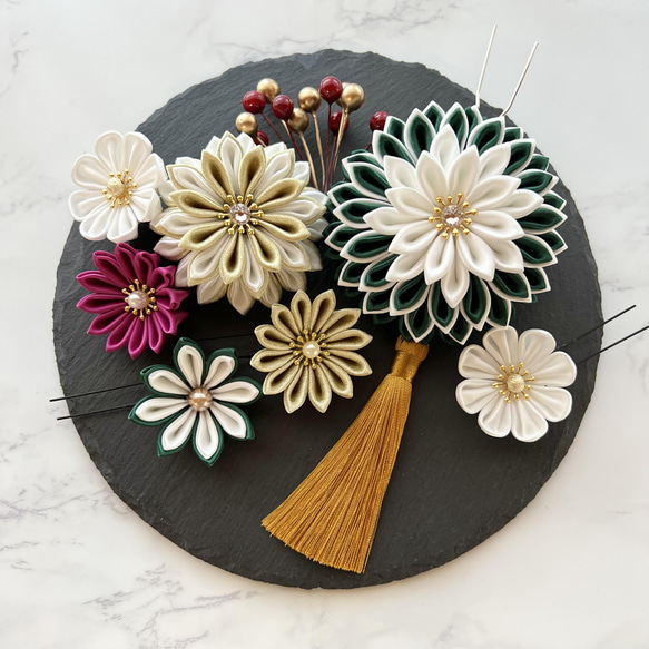 緑×金♡サテン♡つまみ細工髪飾り♡結婚式♡卒業式♡謝恩会♡袴♡成人