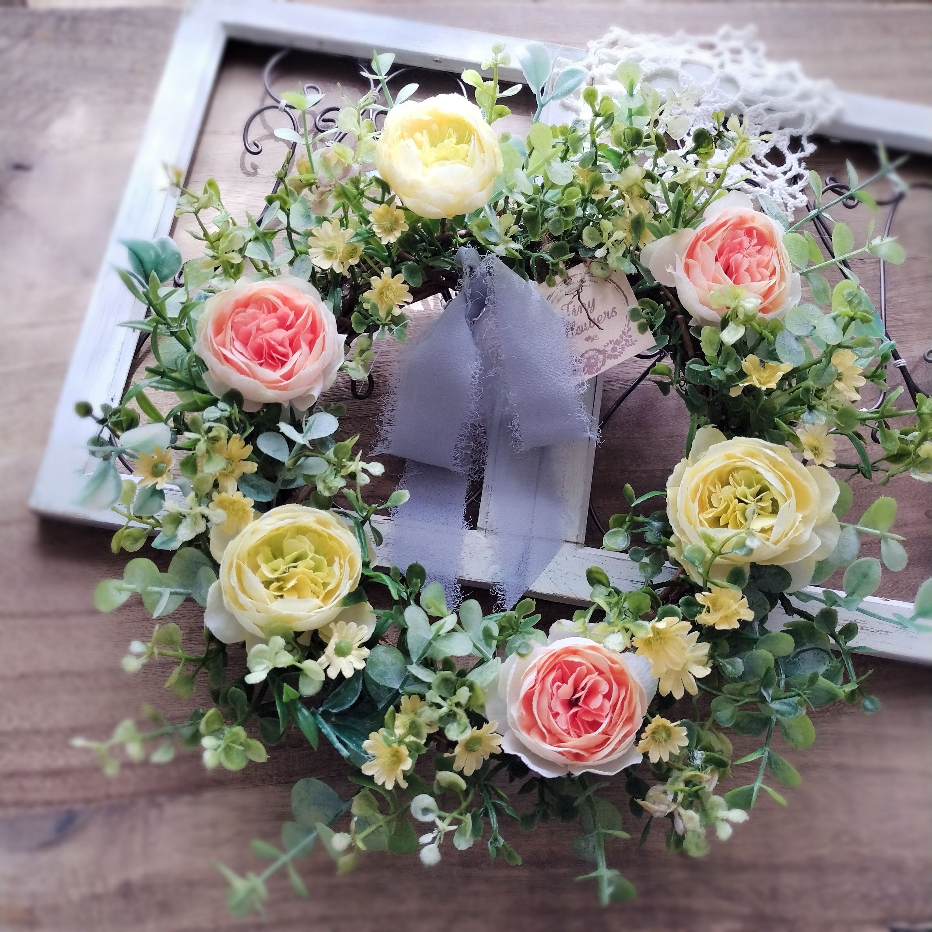 ラナンキュラス・デージーのポニーの丘のリース(Φ約30cm／アーティフィシャルフラワー／造花／アーティフィシャル)