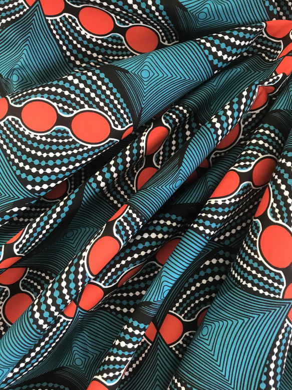 ◆110cmx100cm◆アフリカ生地　布　アフリカンファブリック　ワックスプリント　ハンドメイド　小物作り【P-02】 4枚目の画像