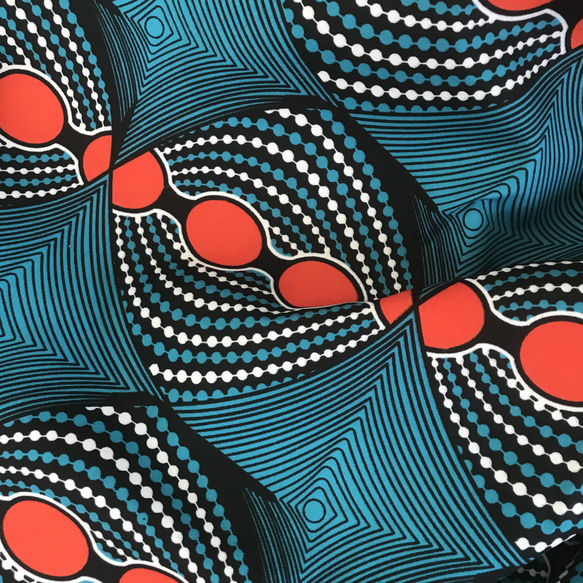 ◆110cmx100cm◆アフリカ生地　布　アフリカンファブリック　ワックスプリント　ハンドメイド　小物作り【P-02】 2枚目の画像