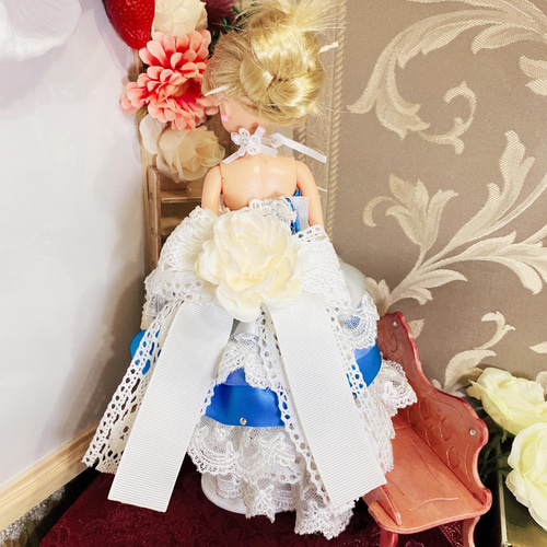 たっぷりチュールレース6段のブルードレス ブライス リカちゃん アウト