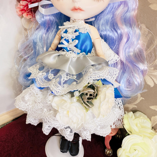 たっぷりチュールレース6段のブルードレス ブライス リカちゃん アウト