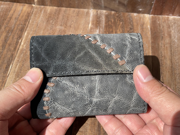 つぎはぎゾウ革のカードサイズの極小ミニ財布 typeB 1枚目の画像