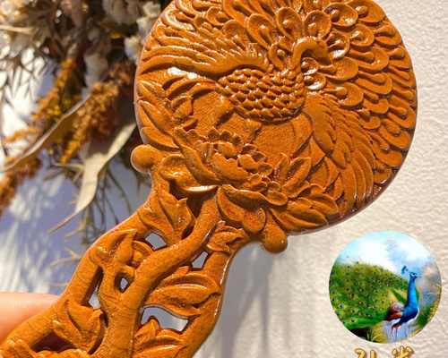 桃の木 モモノキ 木製鏡 鏡 彫刻 孔雀【桃太郎】 お守り 風水