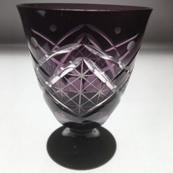 江戸切子　父の日　ワイングラス　送料無料　無料包装　退職祝　記念品　結婚祝　新築祝　紫被せフリーグラス（麻の葉模様） 4枚目の画像