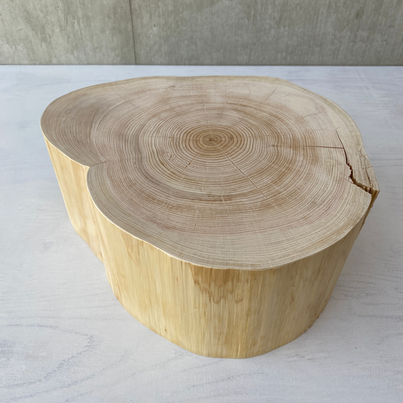 ハート型ヒノキの切り株プレート】アクセサリー置き ディスプレイ