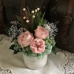 【再販×13】くすみピンクのバラと瑞々しいグリーンのアレンジメント/お祝い/ギフト/プリザーブドフラワー 2枚目の画像