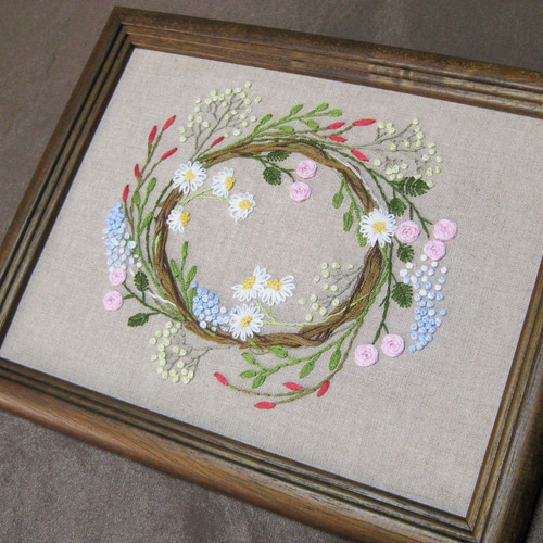 野の花リース 1 手刺繍 タペストリー・壁掛け con te 通販