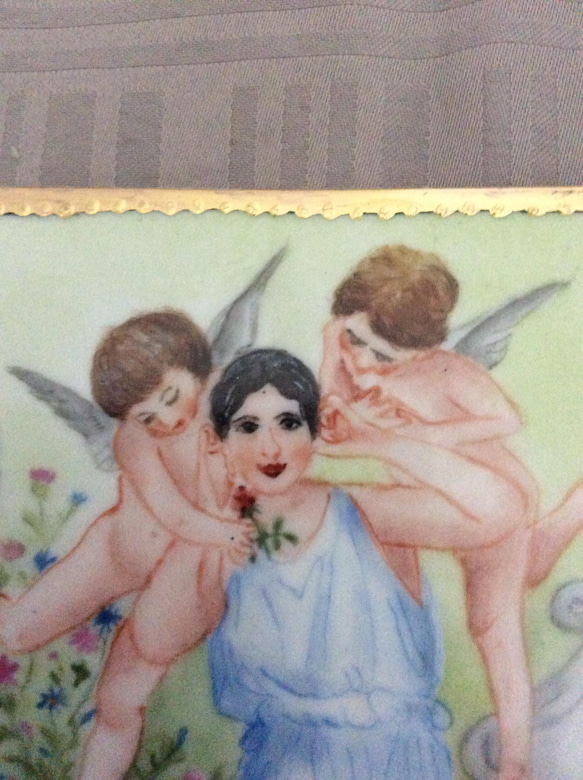 母に甘える二人の天使の陶板（リトファニー） 2枚目の画像