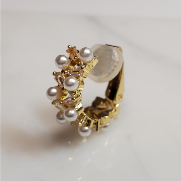 優雅珍珠和氧化鋯耳夾金色耳骨夾入學典禮正式 第5張的照片