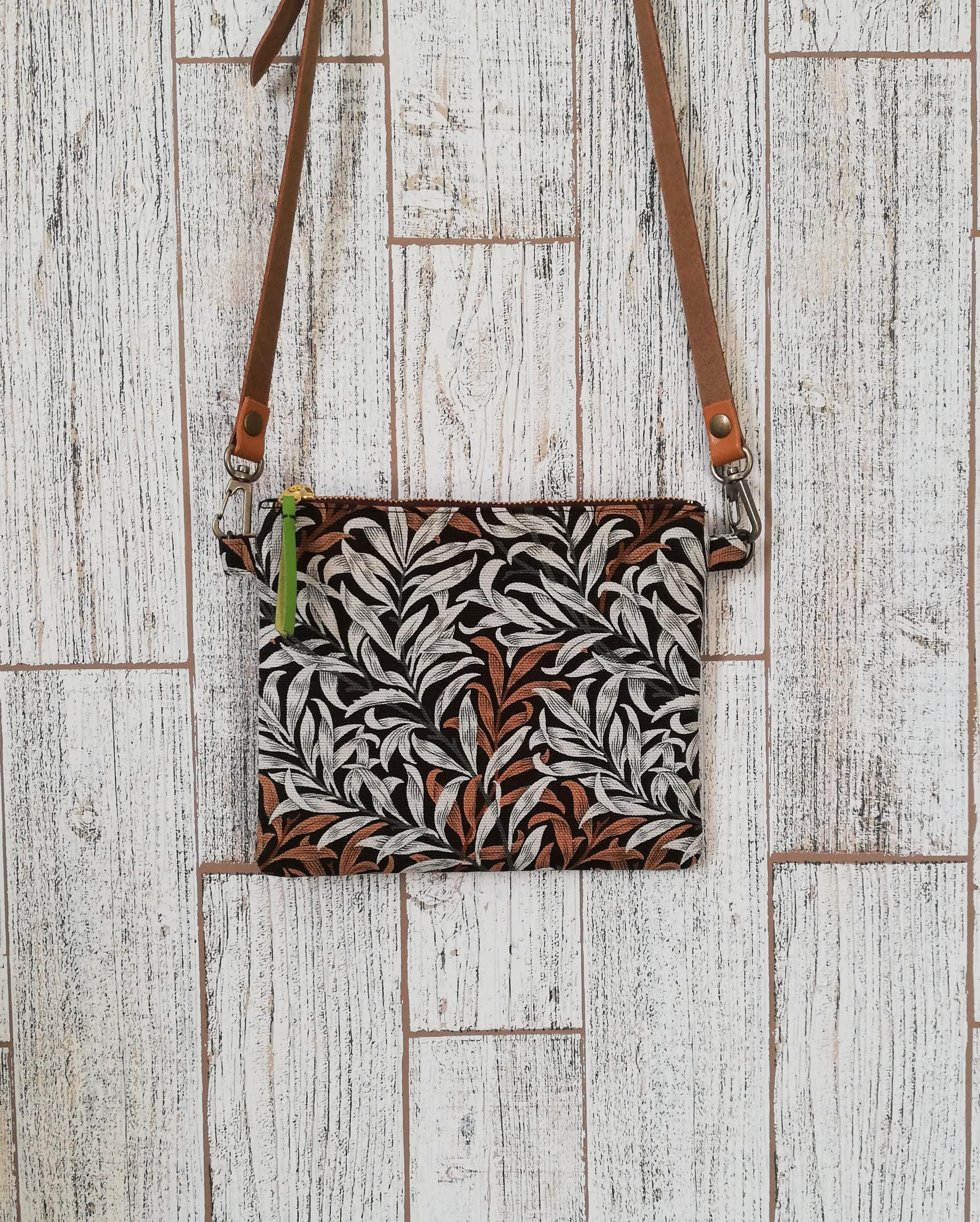 ハンドメイド ウィリアムモリス サコッシュ ミナペルホネン（あとこと  