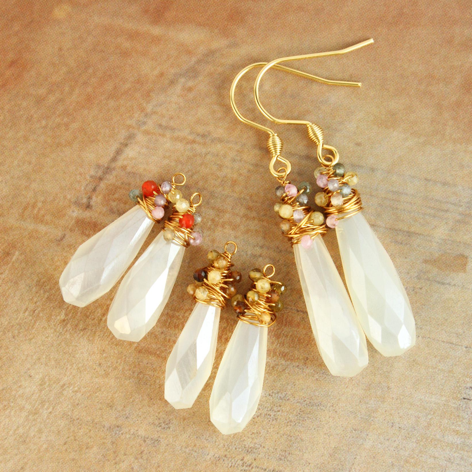 【パールコーティングカルセドニー】マルチカラーサファイア 王冠耳飾り