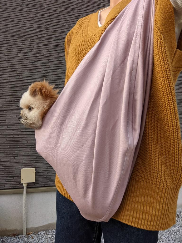 ペットスリング・犬・猫　犬・猫　抱っこ紐　くすみパープル色　肩紐調整可能　収納袋付き 7枚目の画像