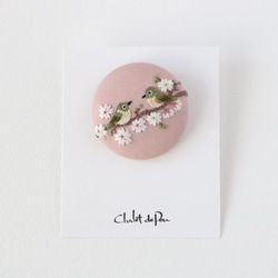 刺繍ブローチ/ヘアゴム　桜の花とメジロ 2枚目の画像
