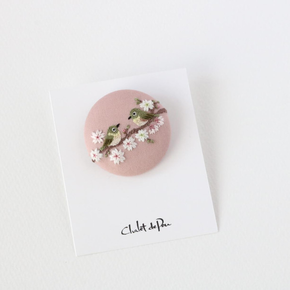 刺繍ブローチ/ヘアゴム　桜の花とメジロ 4枚目の画像