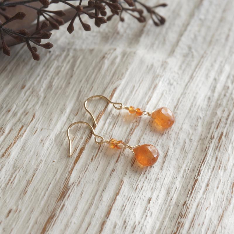 オレンジガーネットとカーネリアンのピアス（PE-167A）