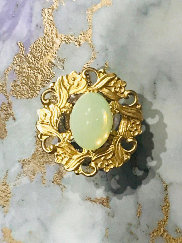 チェコヴィンテージ ウランガラスカボションのラペルピン(送料無料