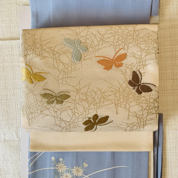 セール！夏用の結び帯/西陣織、絹シルク100%蝶々柄(白色)。挿すだけ完成、簡単着付け帯 2枚目の画像