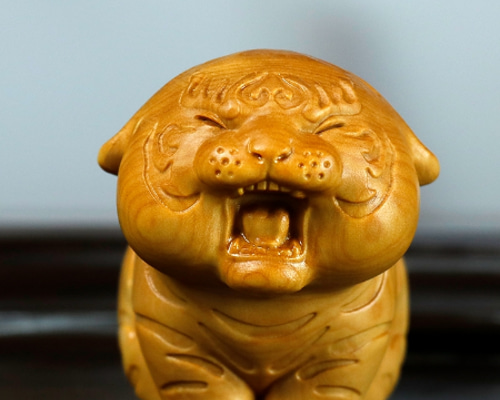 置物　彫刻　虎　美品 純金 王虎 E 20g ( 木札名入れ有料 高級 コレクション 美術品