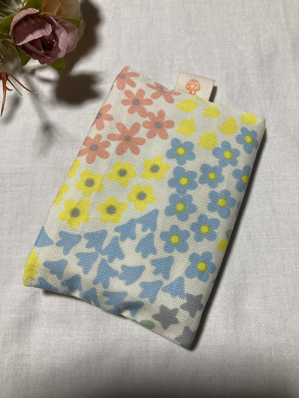 ポケットティッシュカバー（ケース）♡裏ポケット付き♡白・花♡吊り下げ可能♡ハンドメイド 人気・おすすめ｜売れ筋商品・話題商品におすすめ コスパ重視 安心配送 スピーディーにお届け