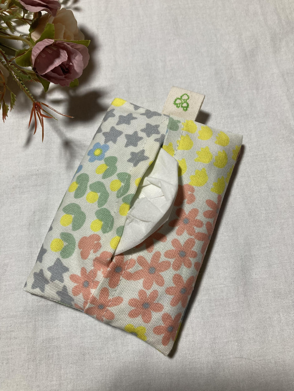 ポケットティッシュカバー（ケース）♡裏ポケット付き♡白・花♡吊り下げ可能♡ハンドメイド 人気・おすすめ｜売れ筋商品・話題商品におすすめ コスパ重視 安心配送 スピーディーにお届け