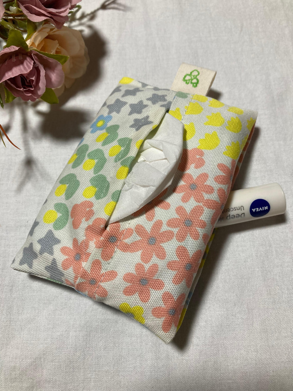 ポケットティッシュカバー（ケース）♡裏ポケット付き♡白・花♡吊り下げ可能♡ハンドメイド 人気・おすすめ｜売れ筋商品・話題商品におすすめ コスパ重視 安心配送 スピーディーにお届け