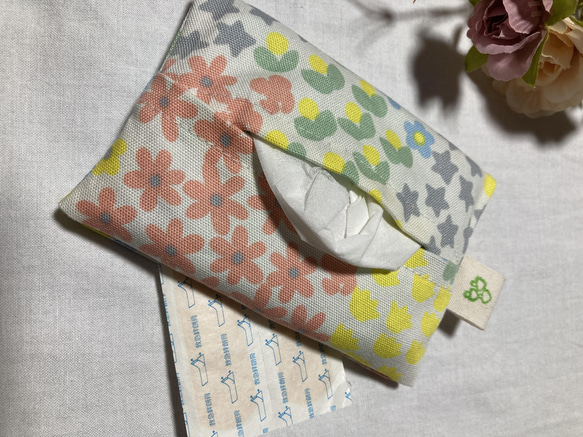 ポケットティッシュカバー（ケース）♡裏ポケット付き♡白・花♡吊り下げ可能♡ハンドメイド 人気・おすすめ｜売れ筋商品・話題商品におすすめ コスパ重視 安心配送 スピーディーにお届け
